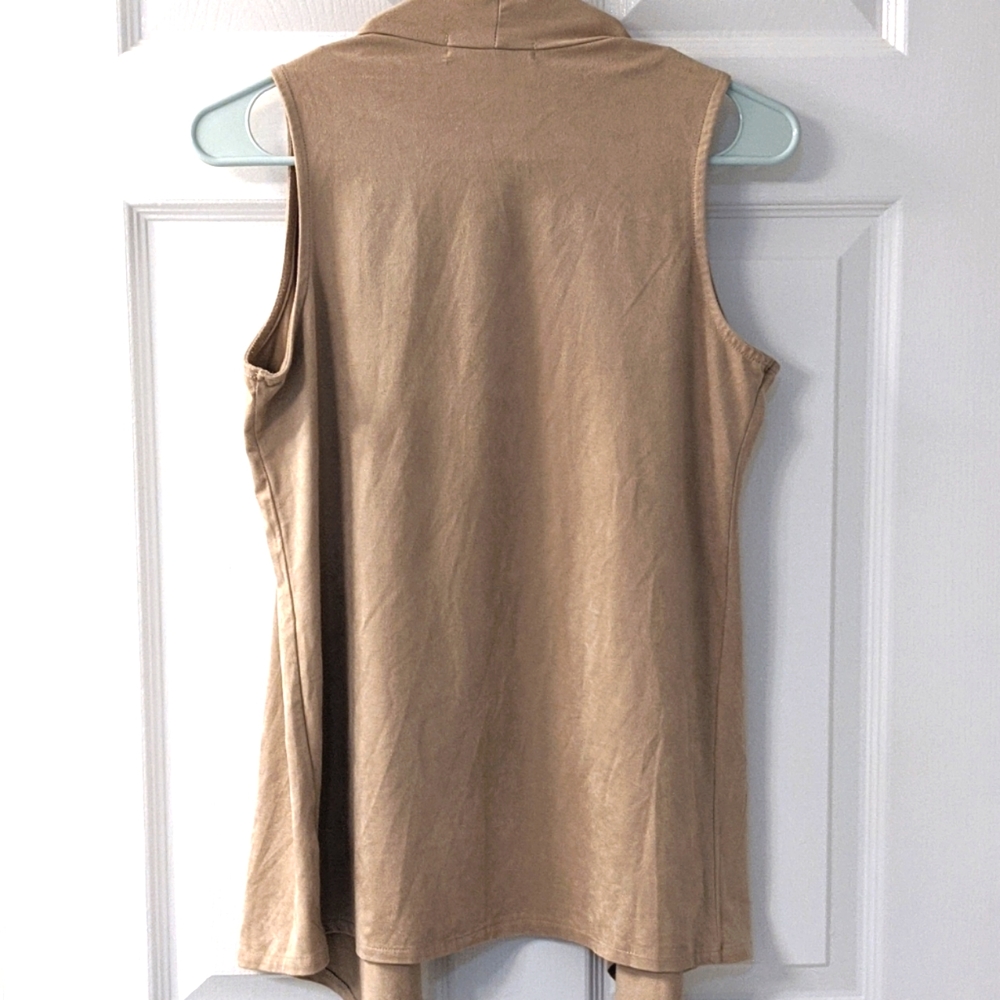 Tan Vest - Picture 2 of 4